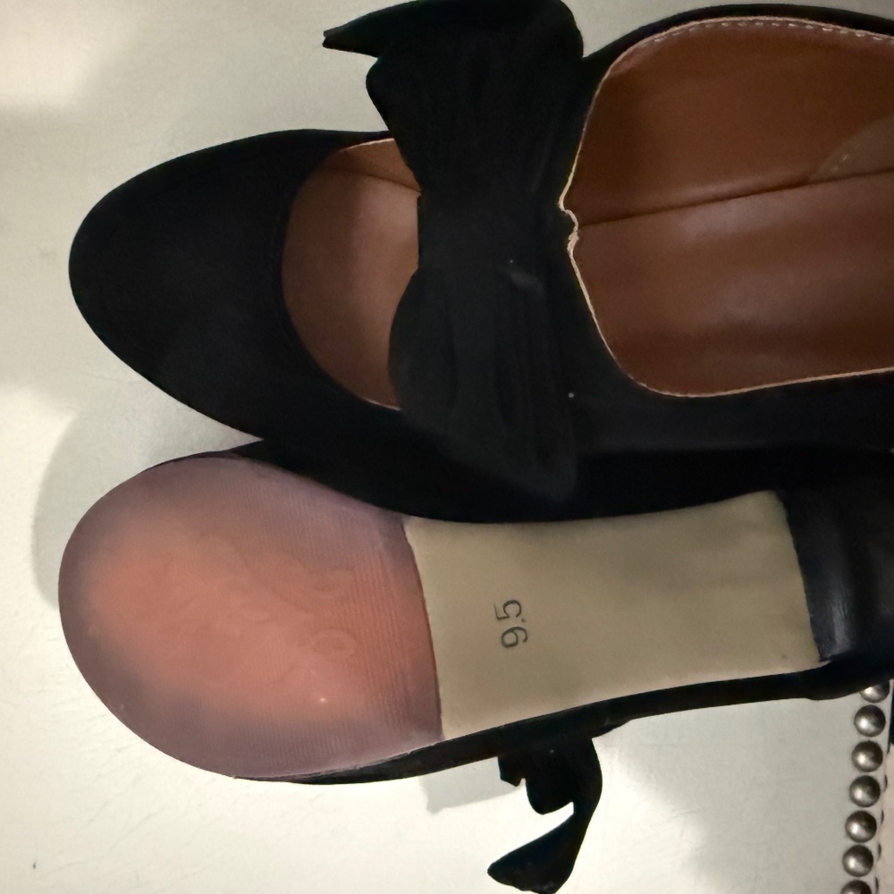 Black Velvet Platform shoes